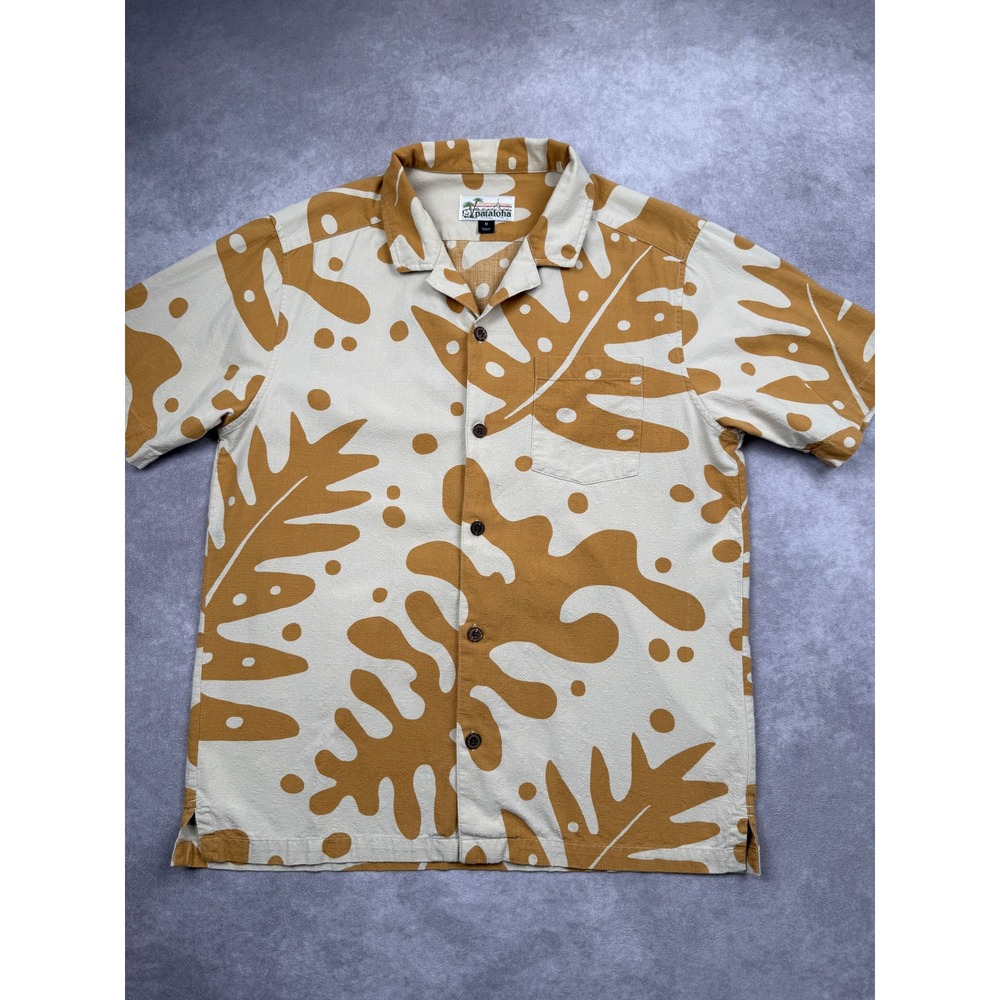 Patagonia Pataloha Mens M Tan Yellow Tropical Leaf Print Camp Shirt Aloha Surf